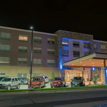 Holiday Inn Express & Suites - Warsaw - E Center By Ihg Εξωτερικό φωτογραφία